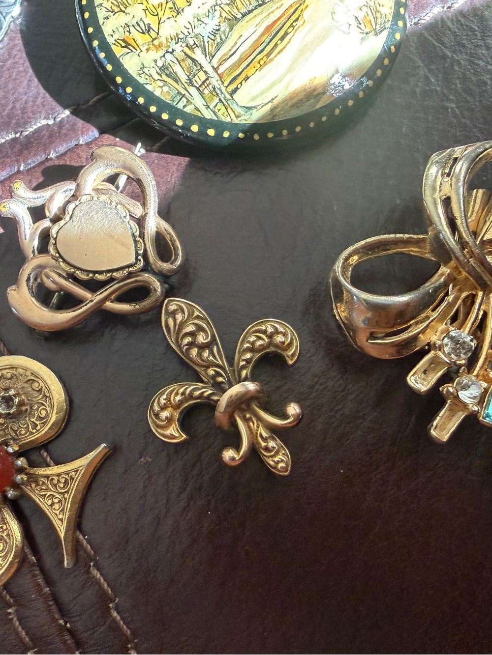 15 pieces 14 vintage pins 1 pendant - Picture 6 of 6